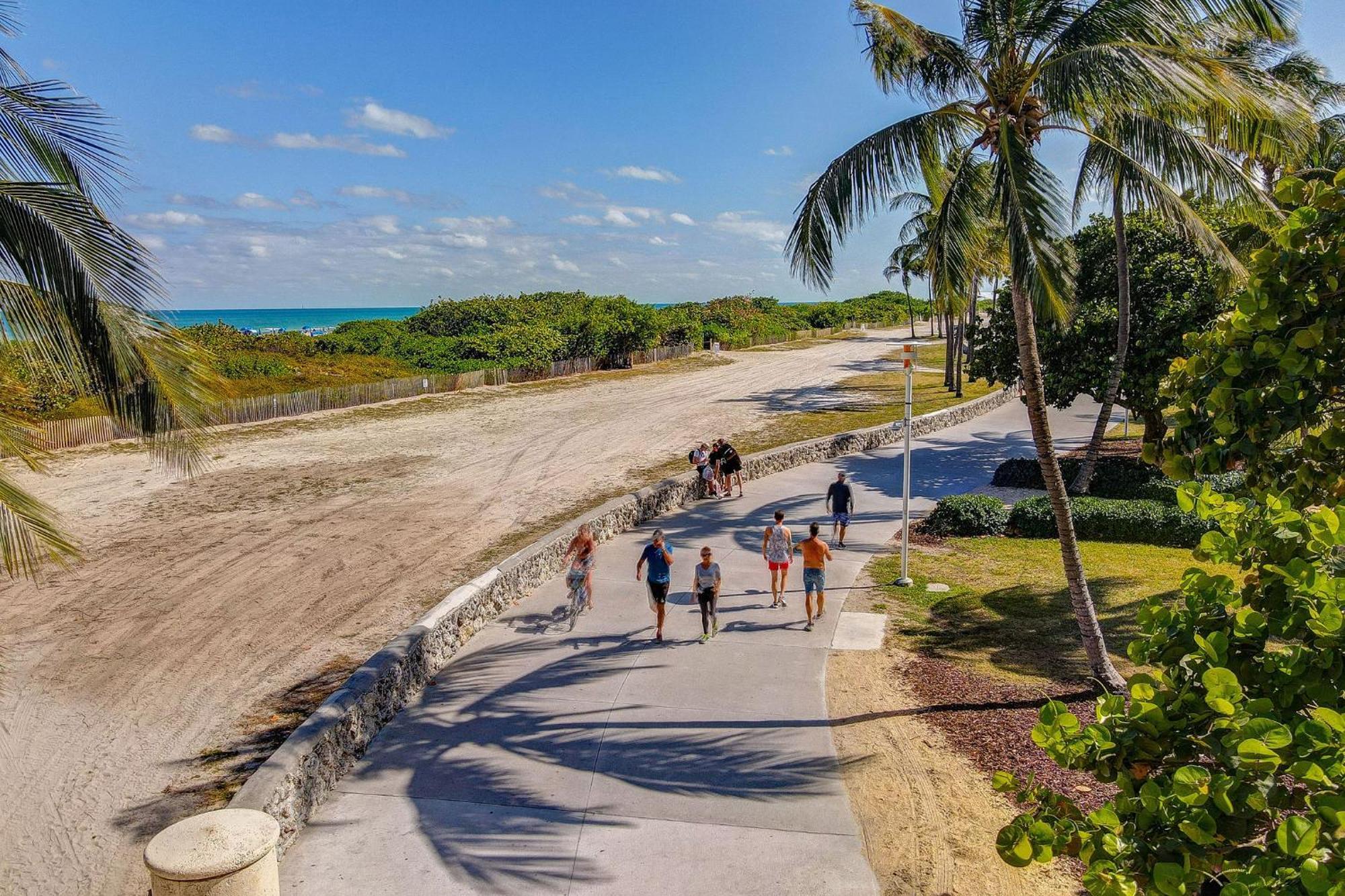 Deco Beachside Apt, W/2 Queen Beds, Washer/dryer Appartement Miami Beach